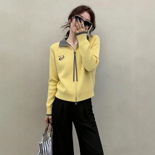 韩系绝美小套装冬装双拉链翻领卡通刺绣针织开通勤减龄毛衣套装裤