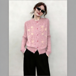 巨好看的冬装2026超火穿搭一整套温柔风立体花朵针织衫阔腿裤套装