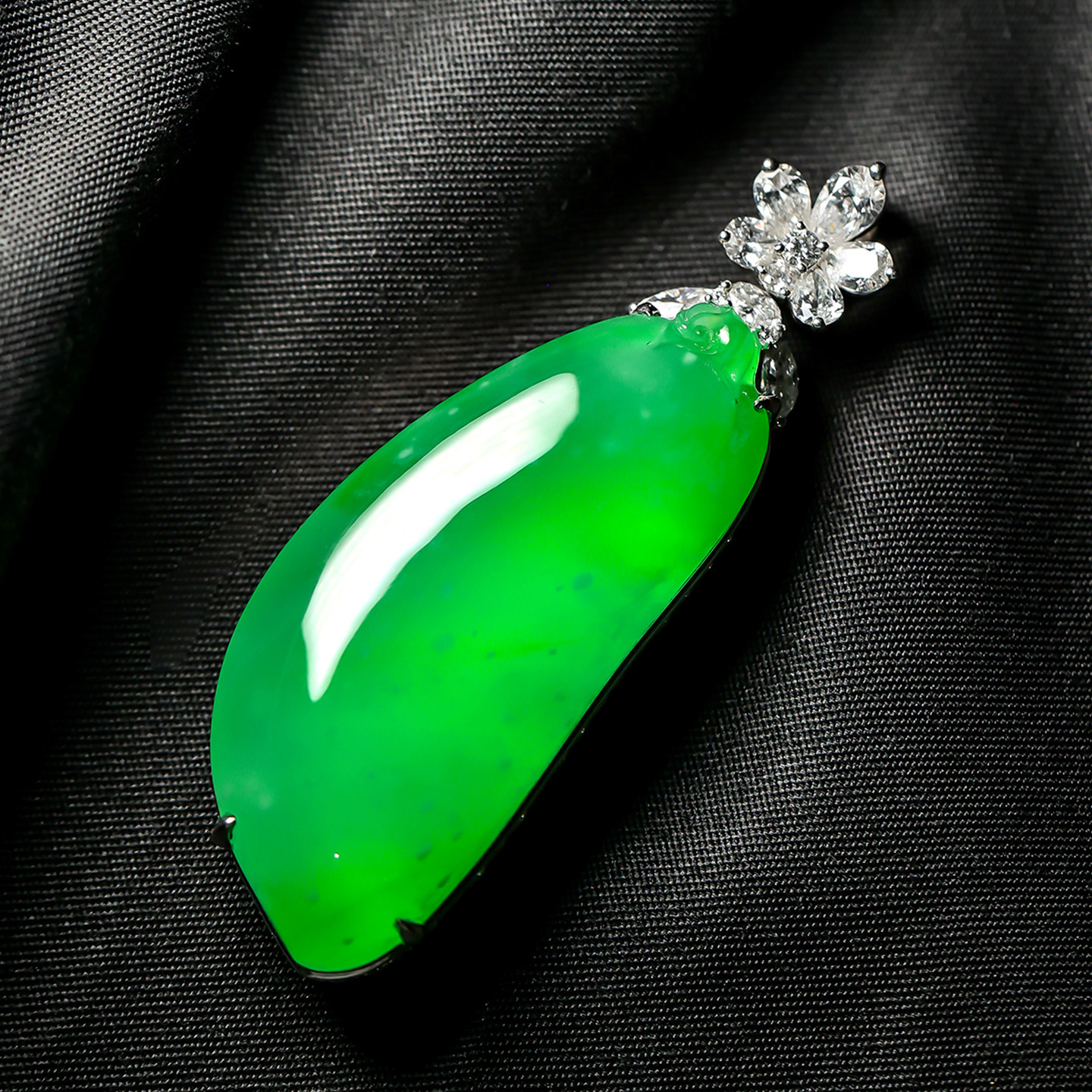 羊子珠宝 瑞玉添福 老坑冰玻种满色阳绿设计款翡翠福瓜吊坠12.9