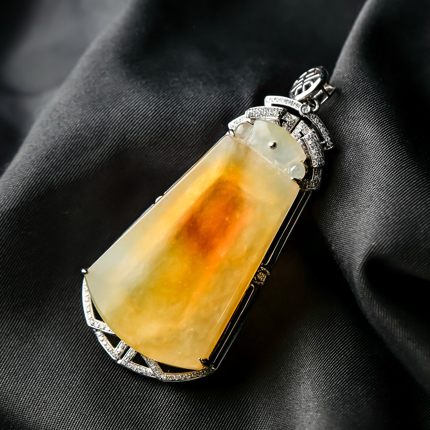 羊子珠宝 鎏金岁月 老坑冰种黄翡设计款翡翠无事牌吊坠12.13