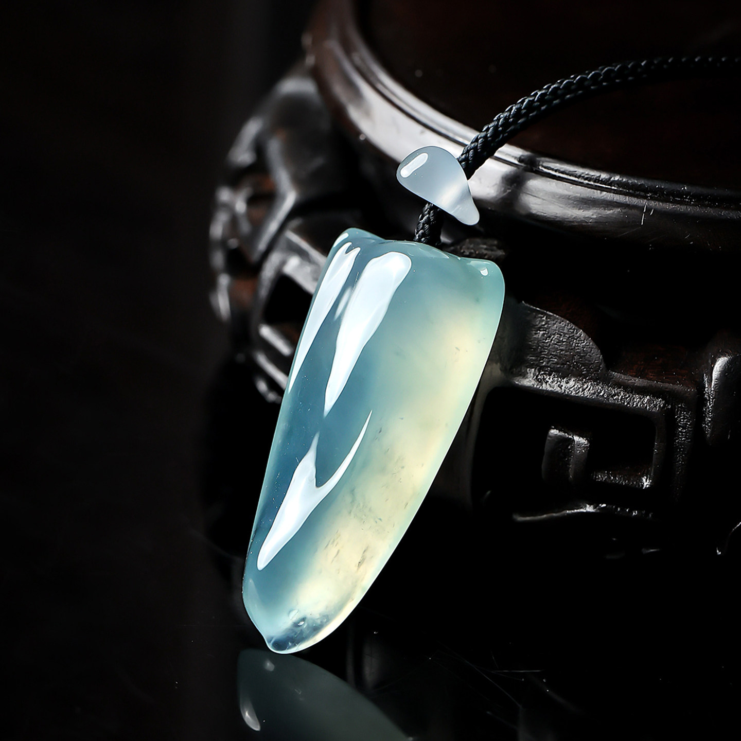 羊子珠宝  晴川 老坑高冰种晴绿底翡翠随形吊坠1.29