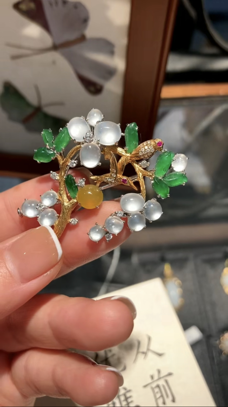硕果累累胸针