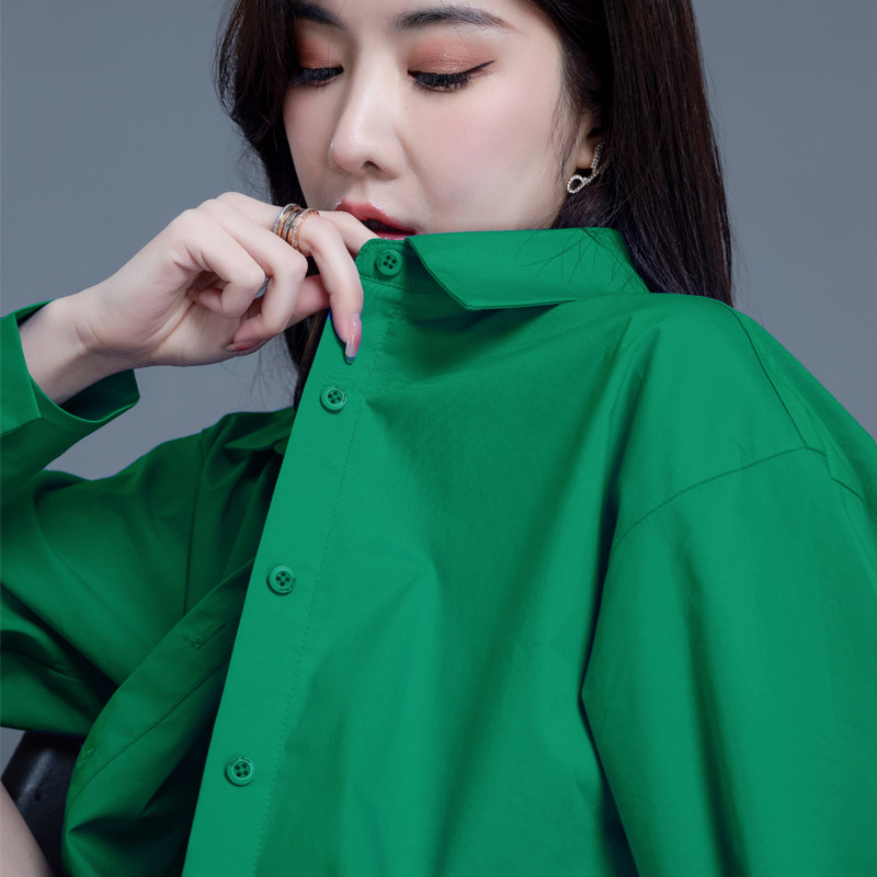 绿色衬衣女2026新款春秋款打底洋气衬衫女休闲长袖高级感上衣外套