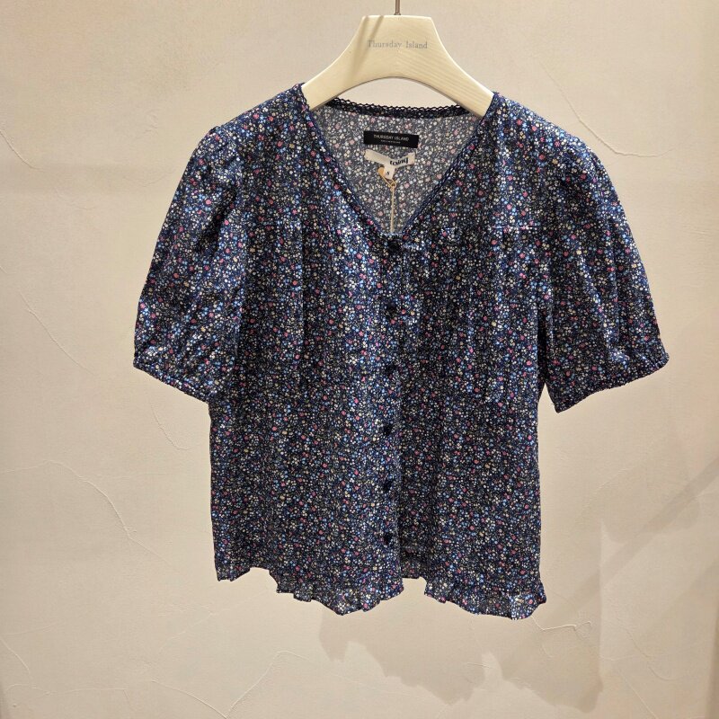 不退换COTA韩代THURSDAYISLAND 2026春衬衫 T264MBL940W 6D18