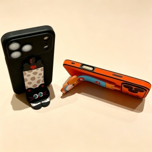 大视窗科技布加趴趴熊支架手机壳适用于iPhone17promax手机保护壳