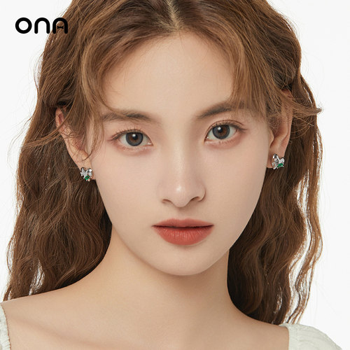 ona爱心甜酷冷淡风耳环女