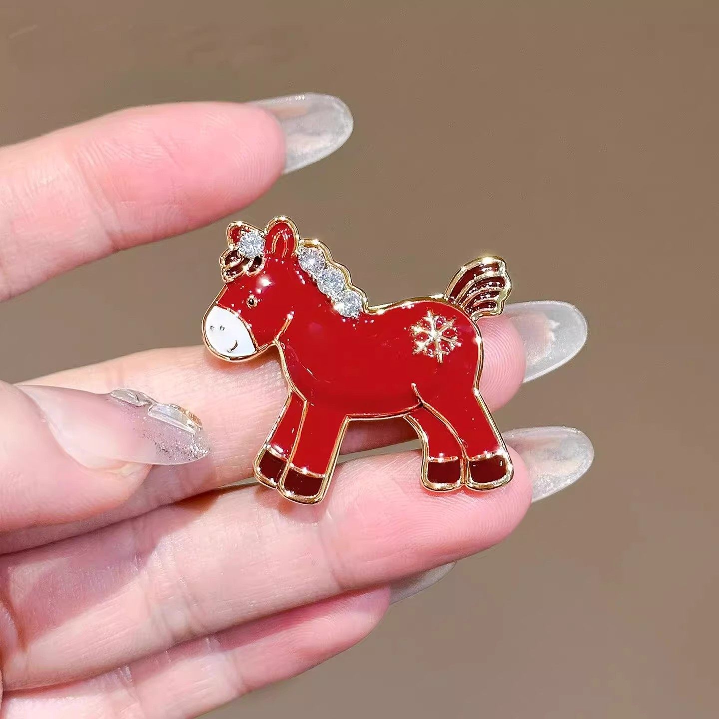 本命年生肖红色小马驹胸针高端女气质时尚别针创意胸花衣服装饰品,节庆用品/礼品,挂饰/生肖挂饰,淘宝优惠券,粉丝福利购,淘宝优惠卷