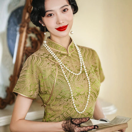 2026年夏季高考送考妈妈旗袍金色改良复古绿色提花高端气质年轻款