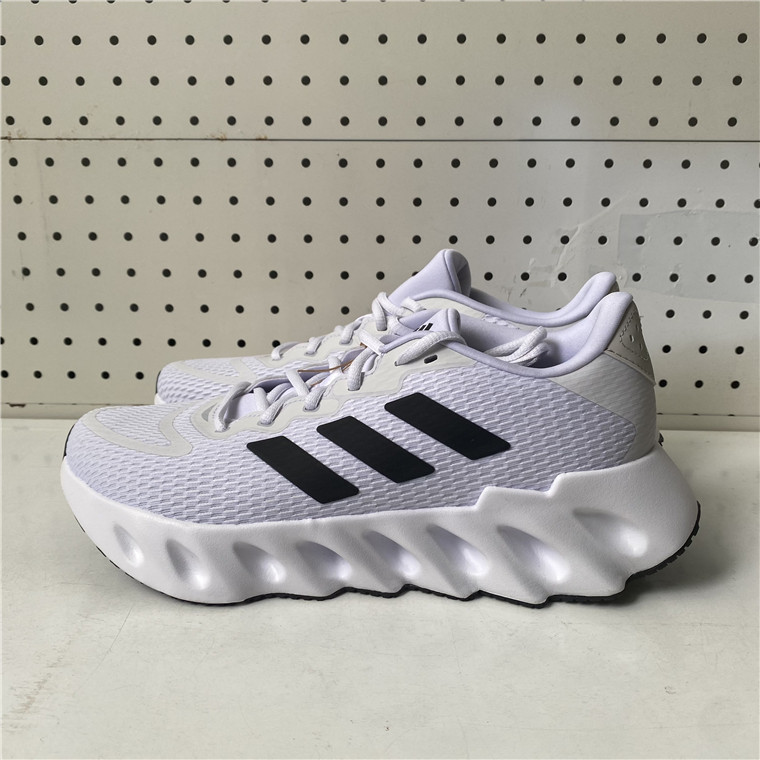 Adidas阿迪达斯ADIDAS SWITCH RUN男子低帮舒适休闲跑步鞋 IF5719