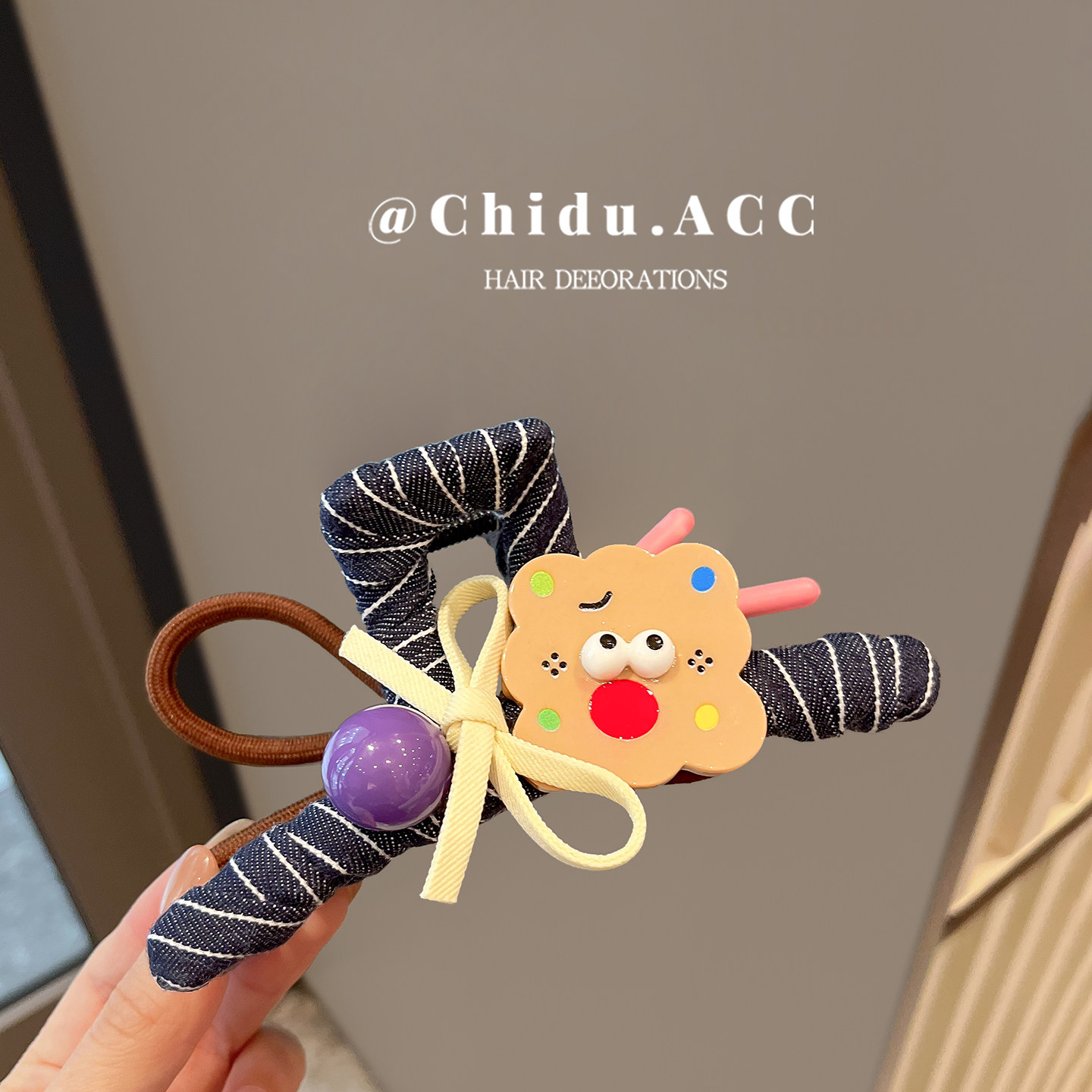 卡通曲奇饼干抓夹牛仔布艺设计后脑勺盘发夹趣味搞怪少女心鲨鱼夹
