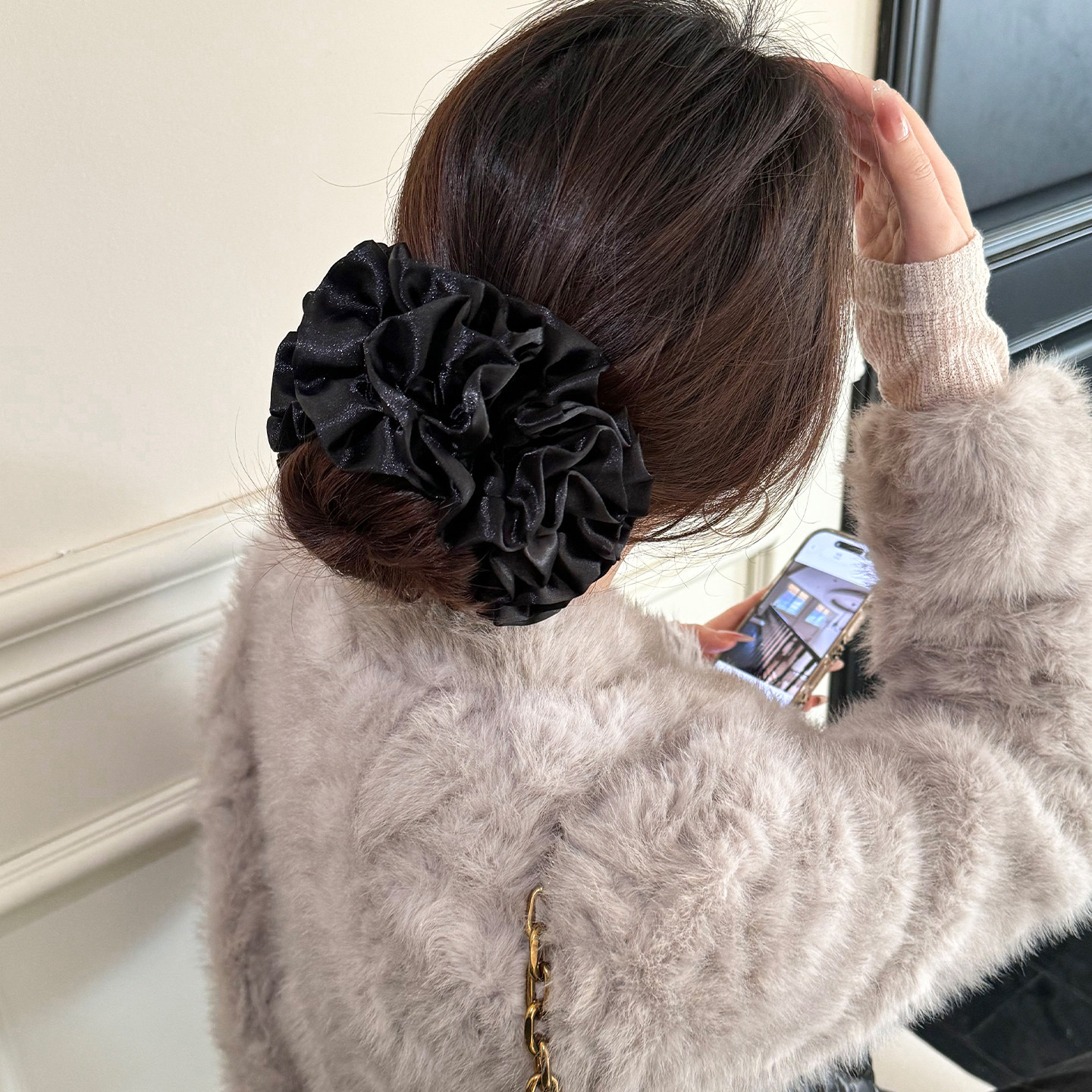 黑色气质光泽缎面褶皱绣球发圈女时尚百搭扎头发绳高弹力耐用头饰,饰品/流行首饰/时尚饰品新,发饰,淘宝优惠券,粉丝福利购,淘宝优惠卷