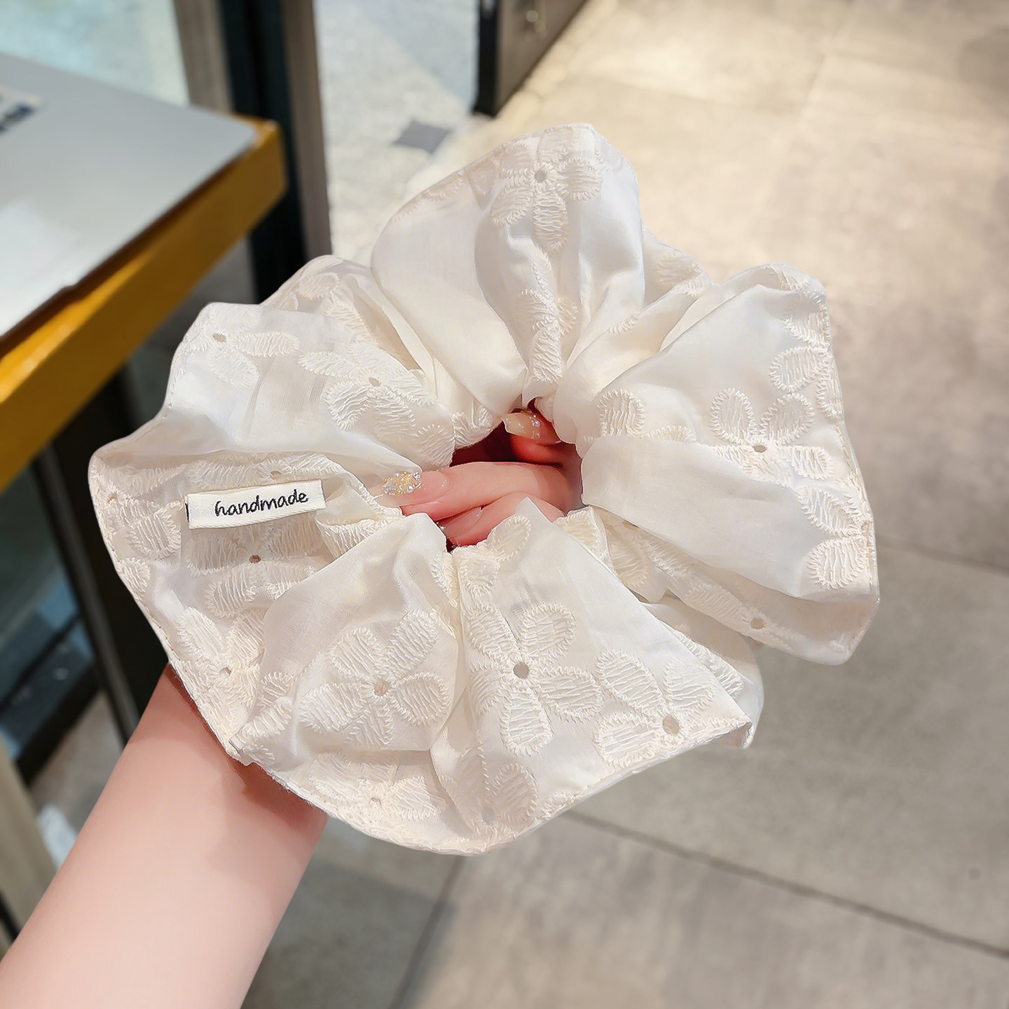 米白刺绣花朵大肠发圈女温柔风法式高级感布艺发绳气质百搭头饰