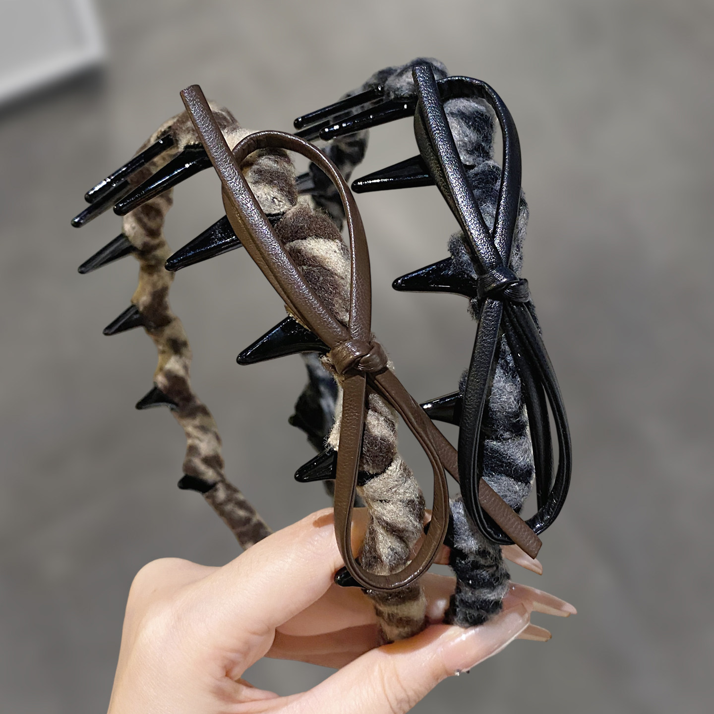 秋冬毛绒发箍皮质蝴蝶结个性小众不撞款高颅顶发卡防滑压发头箍女