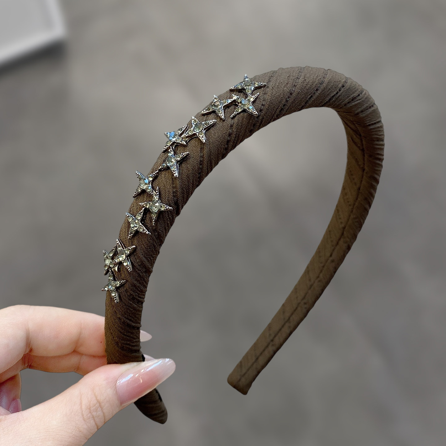 咖色褶皱细款发箍星星闪钻灵动精致纤细箍身轻盈不勒秋日复古发饰