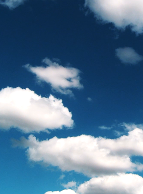 18云假日夏天多云的天空时光倒流春天晴朗毛茸茸蓝色阳光视频素材