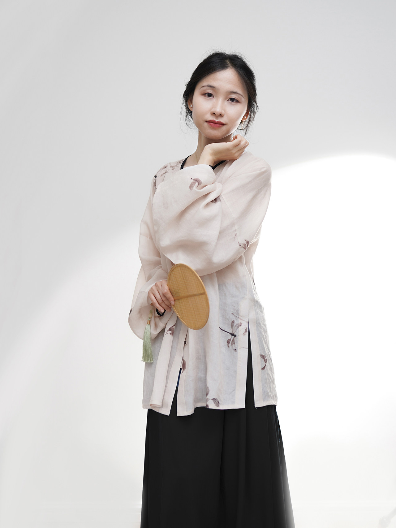 [잉크 잎] 조의 HANFU 봄 여름 실크 라미 데일리 제작 라운드 넥 리본 포켓 슬리브 짧은 셔츠 통기성