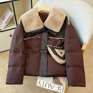 美拉德棕咖色羊羔毛翻领羽绒服女短款2025冬季新款爆款娃娃领外套