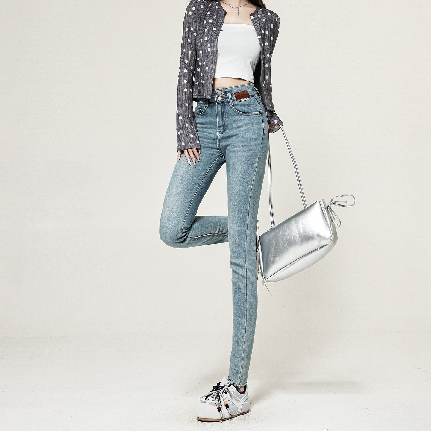 浅色毛边紧身小脚牛仔裤女2025秋季新款高腰修身显瘦配靴子铅笔裤