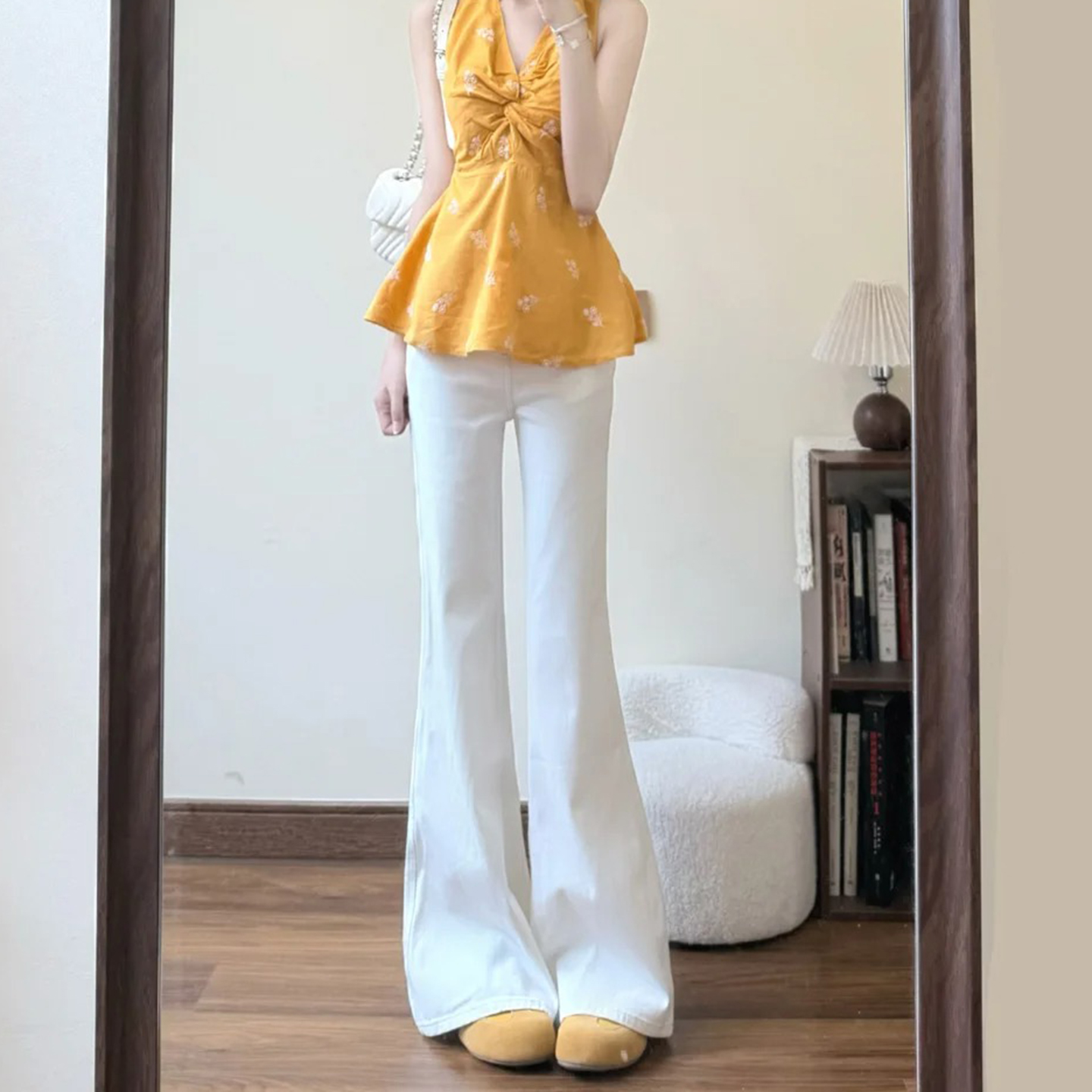 2025新款白色喇叭牛仔裤女