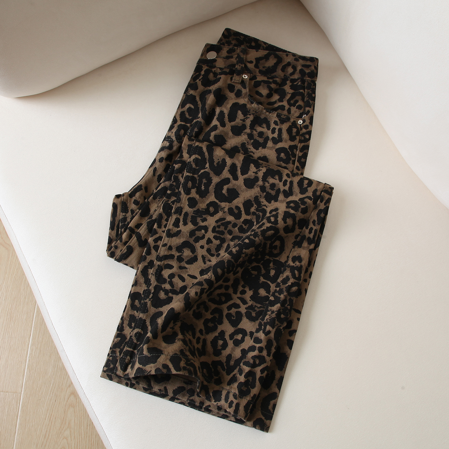 复古豹纹阔腿牛仔裤女2025新款