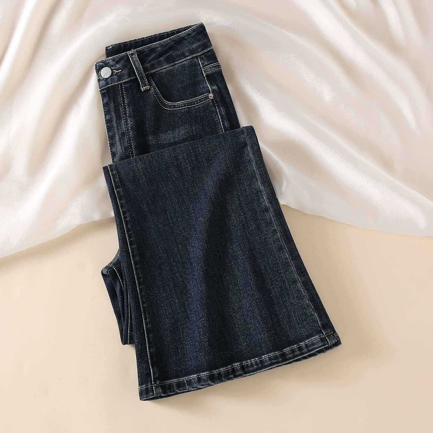 深蓝色微喇牛仔裤女2025新款