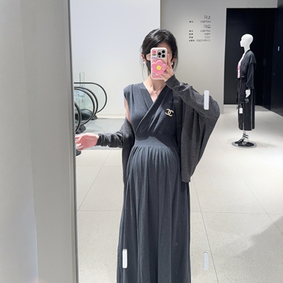 海德妈咪孕妇装秋冬简约优雅高级感v领 法式赫本风单穿打底连衣裙
