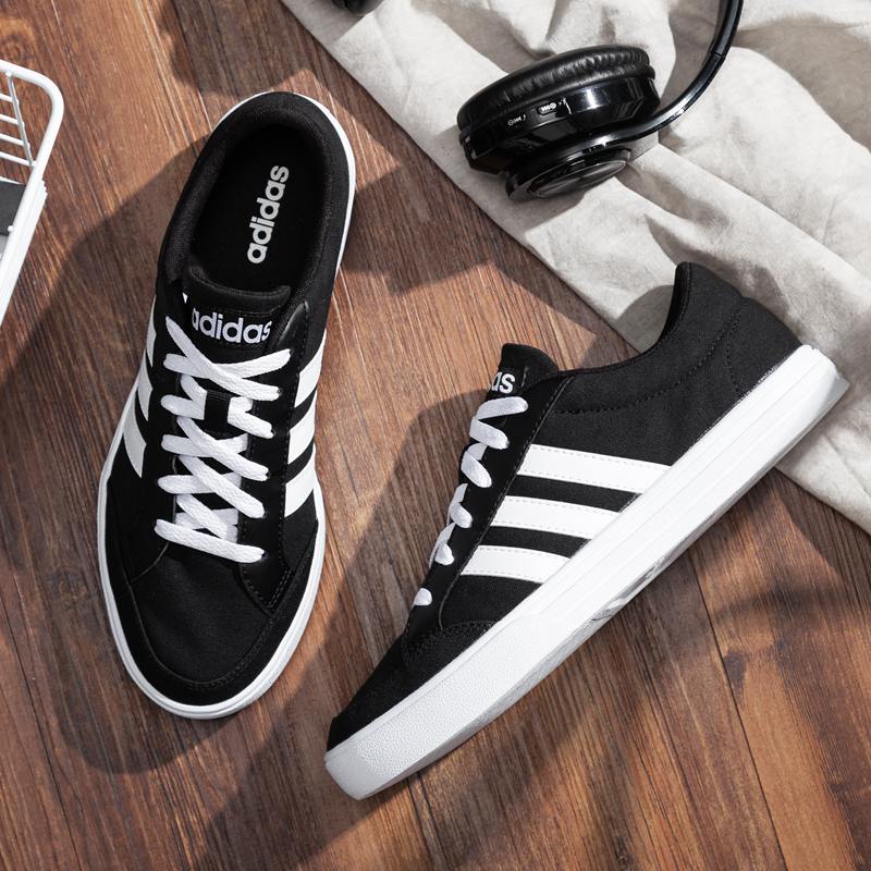 adidas阿迪达斯男鞋板鞋男官网秋季新款运动鞋黑白休闲鞋子aw3890
