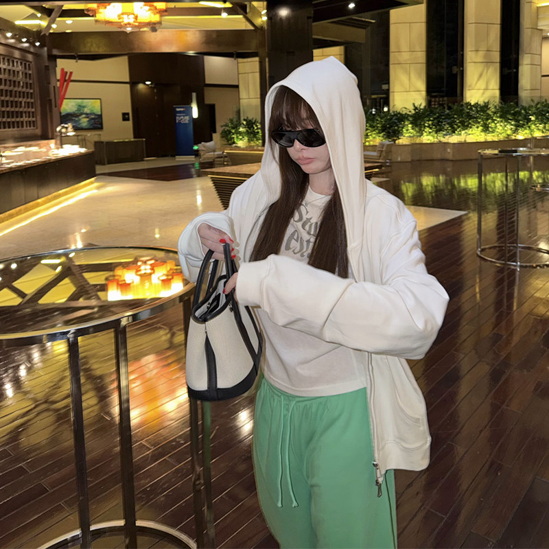 tingtings 白色连帽卫衣外套女2026早秋新款宽松休闲短款夹克上衣 - 实物图