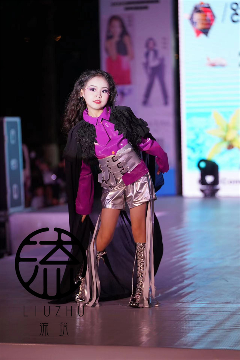 出售儿童演出服时装周走秀款·潮服礼服·潮酷时尚定制多巴胺创意