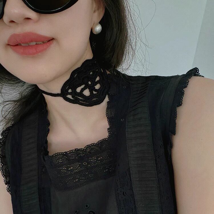 TOP家 氛围感搭配神器 法式针织镂空玫瑰花珍珠花绳锁骨choker