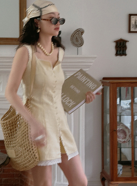 TOP家 法式复古浪漫纯亚麻白色小花边透明黄长款马甲抽绳短裤套装