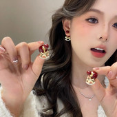 高级感耳环一款 新年红色珠珠小马耳钉女2026新款 爆款 两戴耳饰百搭
