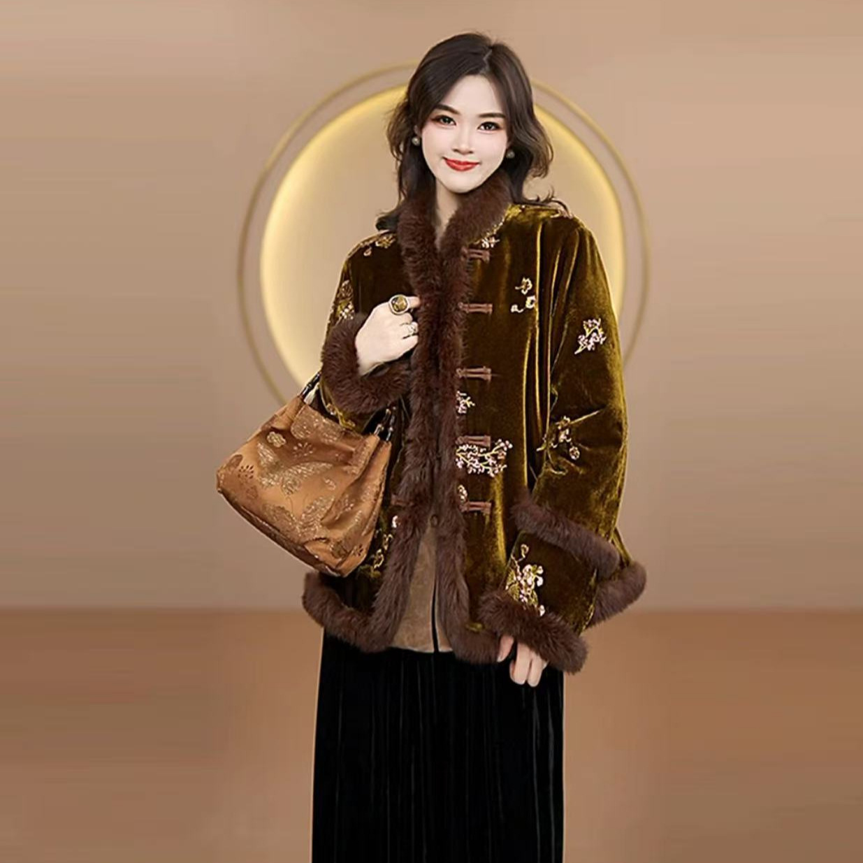 2025新款新中式国风外套女重工刺绣提花钉珠真丝绒棉衣外套秋冬