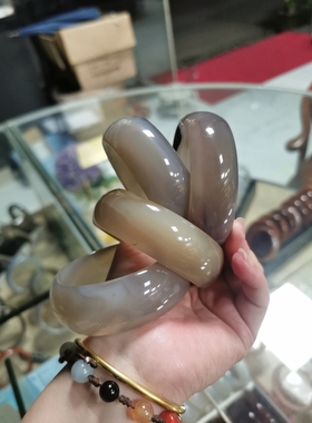 包邮天然轮胎加宽大红黄深草绿白灰天然玛瑙手镯圈口加厚加宽玉髓