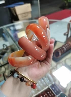 包邮天然轮胎加宽大红黄深草绿白灰天然玛瑙手镯圈口加厚加宽玉髓