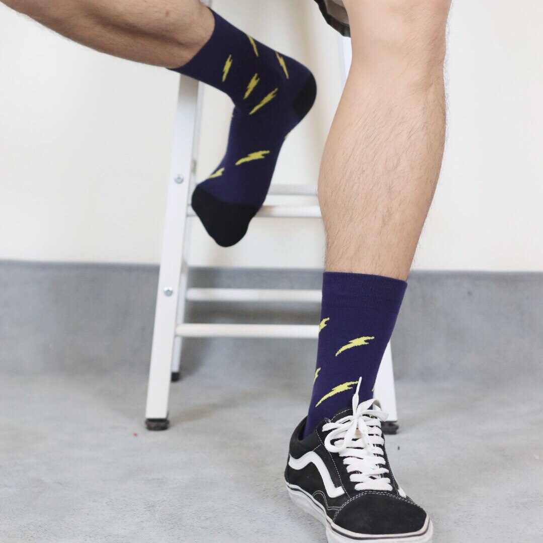 潮流日系复古长袜男小闪电文艺风街头百搭情侣中筒袜