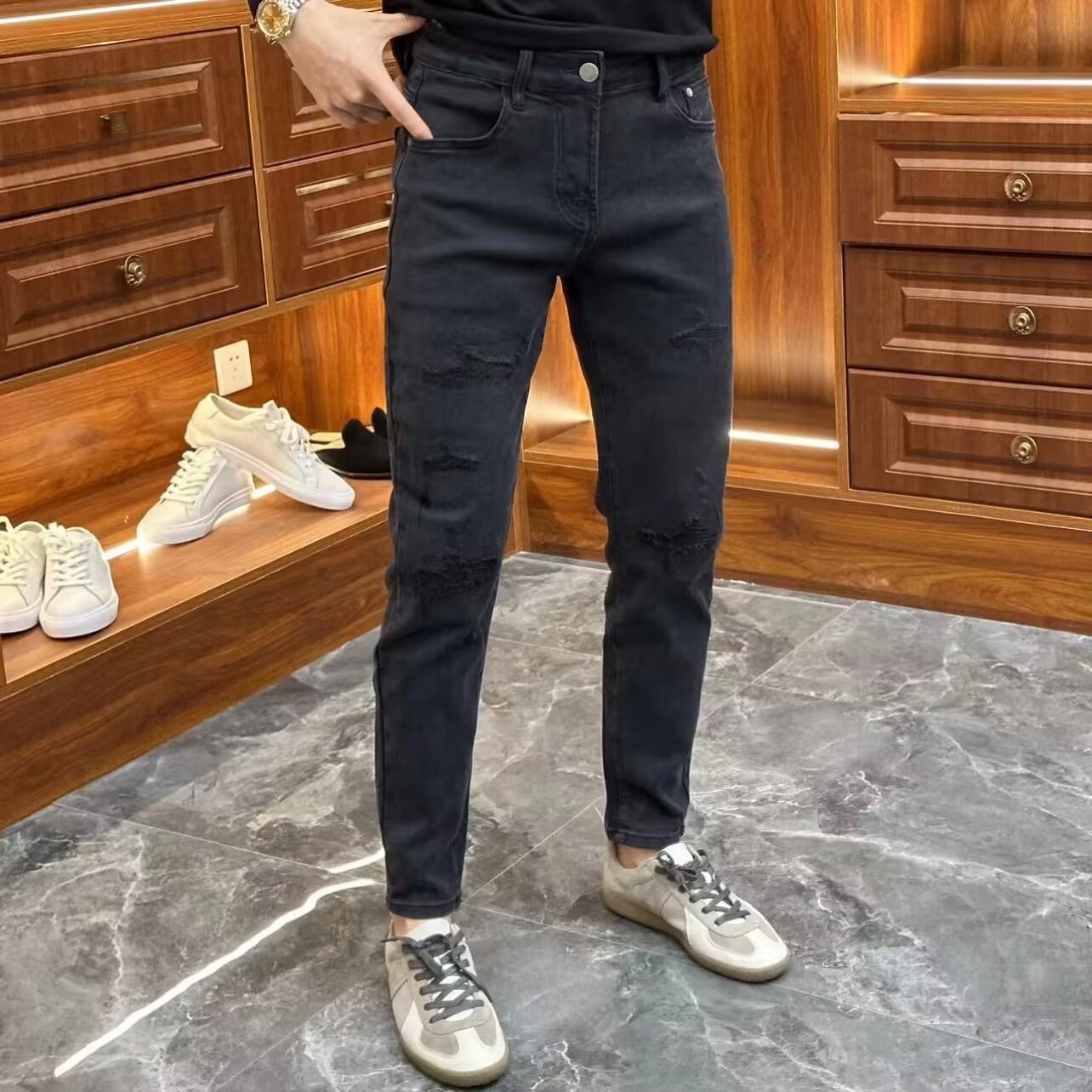 高级感黑灰色修身牛仔裤男破洞补丁秋季新款时尚潮流弹力休闲裤子
