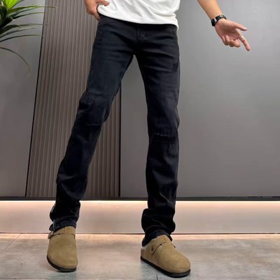 设计款破洞补丁牛仔裤男黑灰色