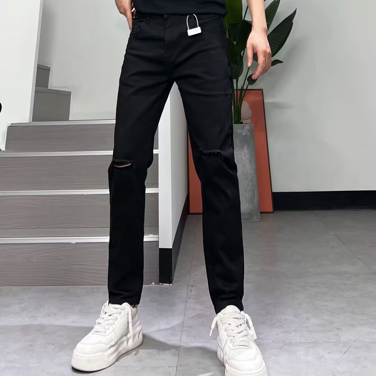 高端黑色牛仔裤男破洞修身小直筒2025夏季新款韩版刮烂休闲长裤潮
