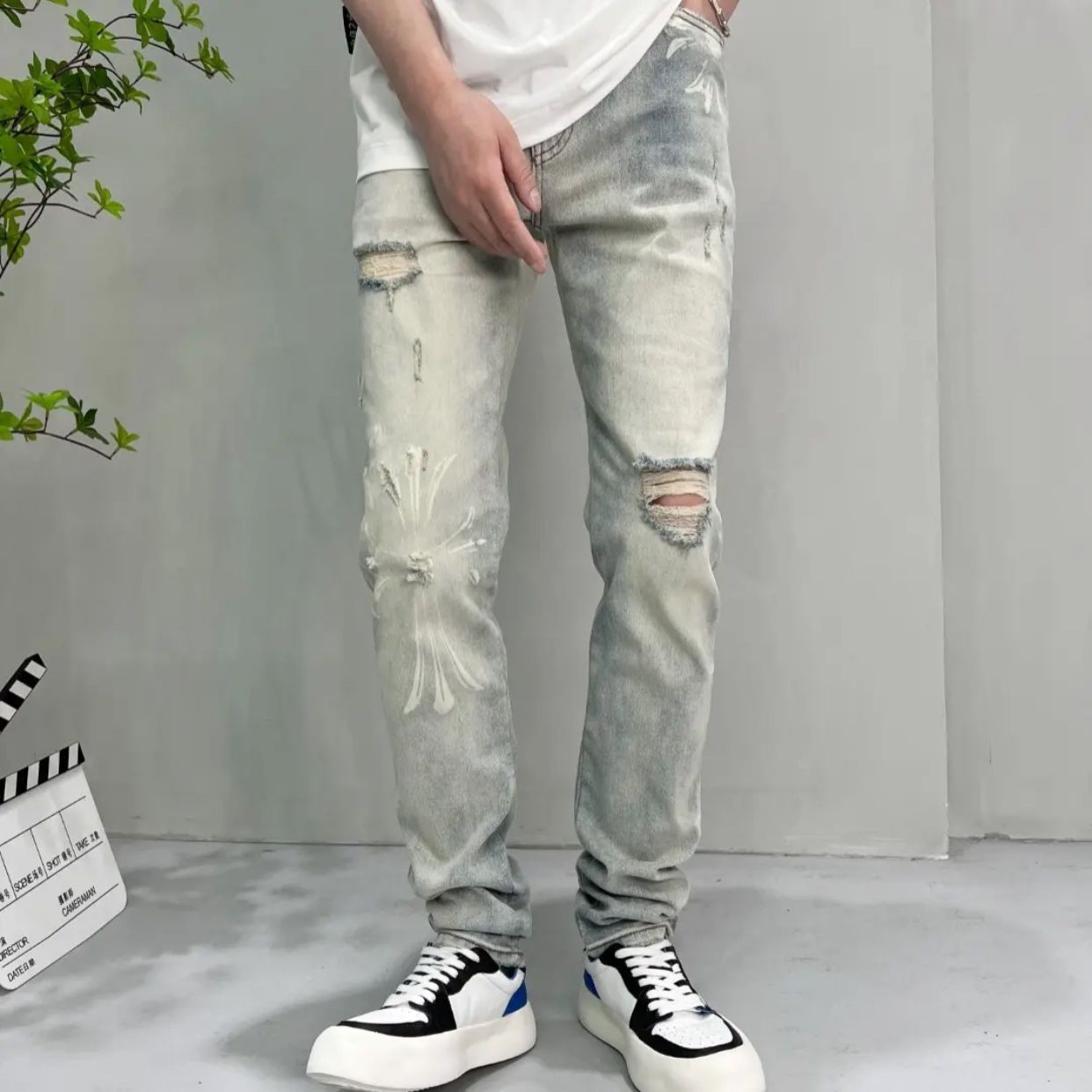 高级感牛仔裤男高街夏季新款潮流破洞水洗做旧韩版修身小脚休闲裤