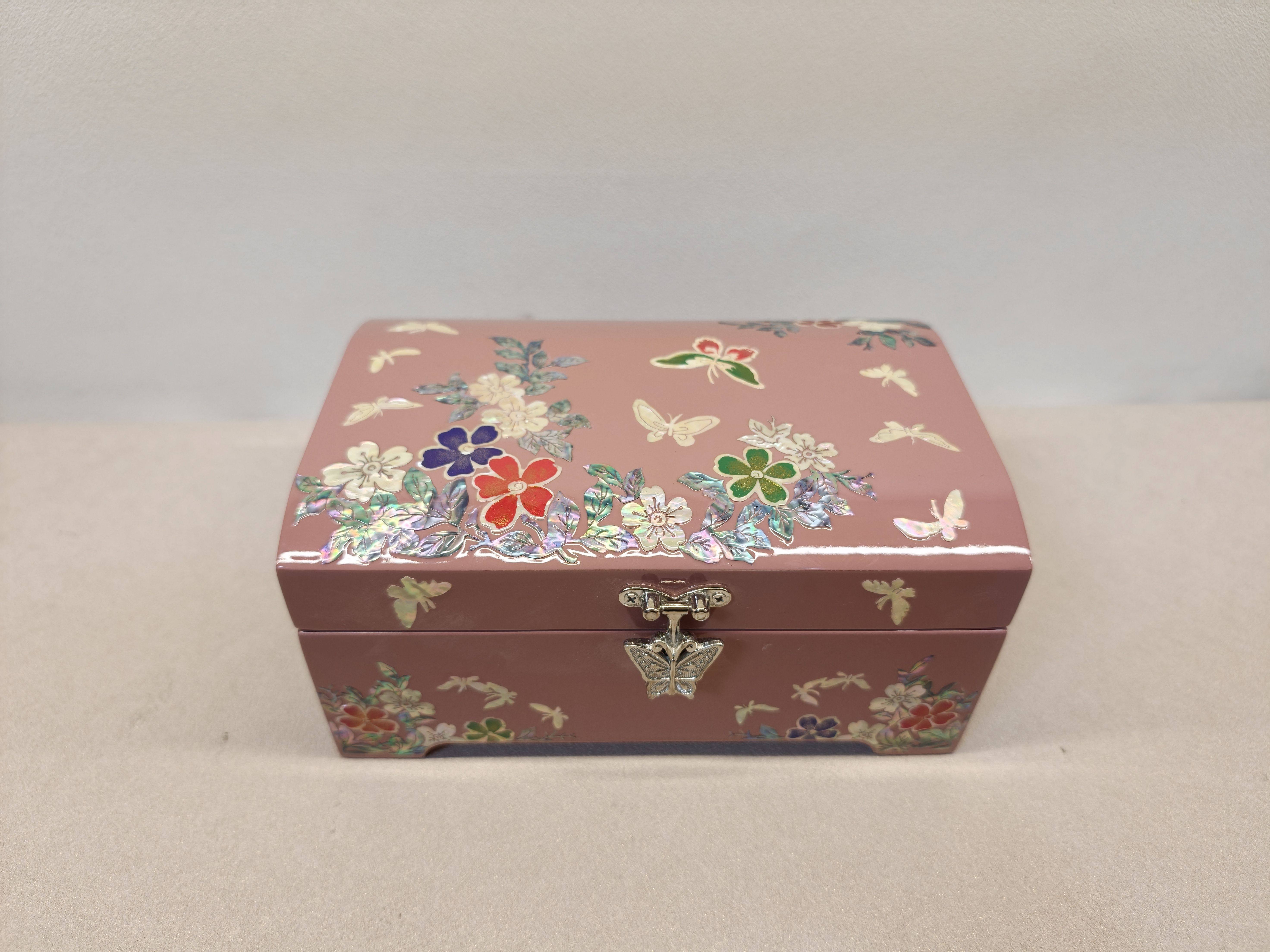 螺钿漆器首饰盒贝壳复古漆器木质高档嫁妆中式结婚礼物三金盒