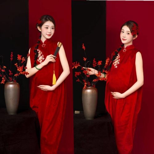 影楼孕妇新中式新年红旗袍艺术照