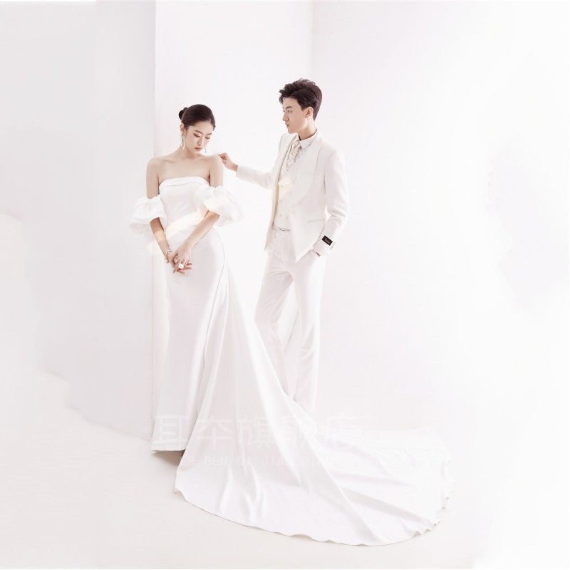 影楼主题情侣装抹胸拖尾泡袖缎面礼服时尚个性质感婚纱旅拍写真服