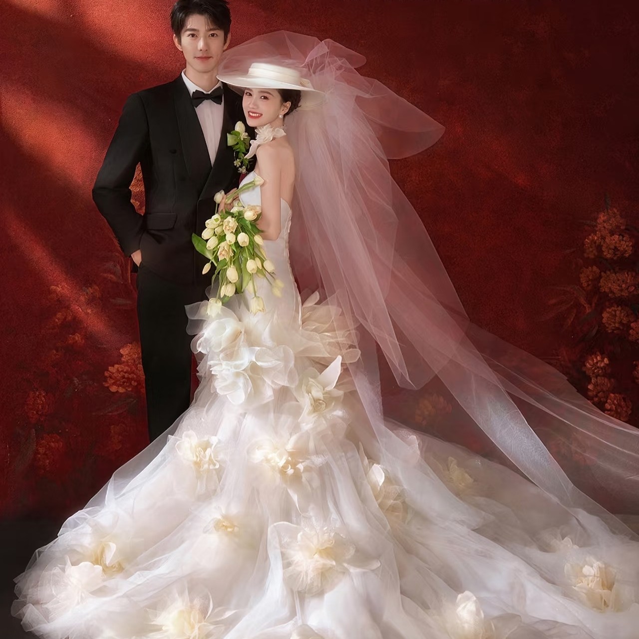 新款影楼拍照主题服装室内抹胸花朵鱼尾情侣摄影油画风婚纱礼服