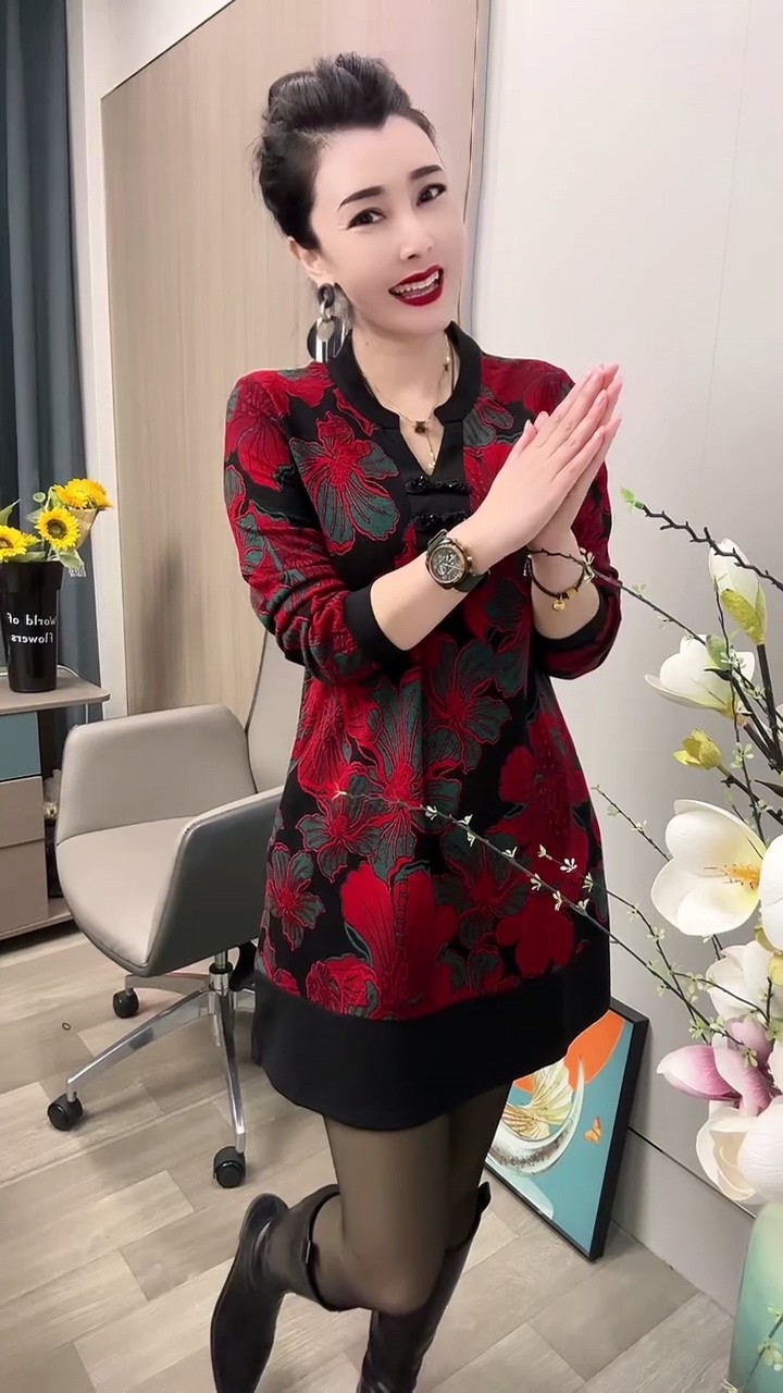 中老年时尚舒适减龄遮肚中长裙2024年春季新款修身百搭显瘦连衣裙