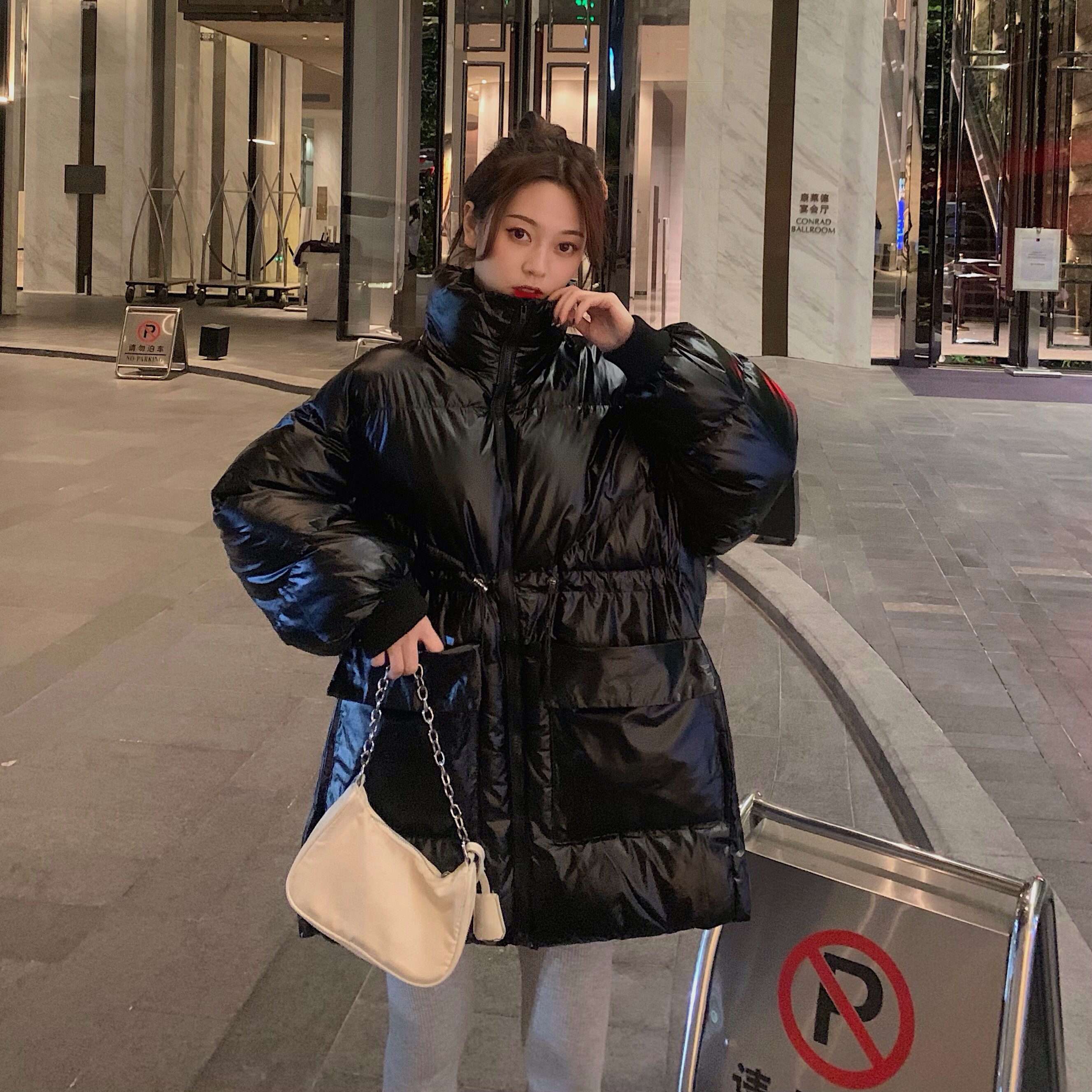 抽绳收腰亮皮免水洗羽绒服圣诞节新款秋冬中长款加厚保暖棉衣外套