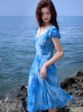 蓝调休闲度假裙子女2025夏季新款蓝色雪纺扎染连衣裙D1700C