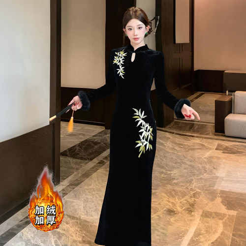 2026秋冬季新款加绒加厚新中式国风高端旗袍长袖连衣裙D4150