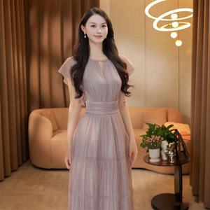 有里布2026夏季新款女法式温柔风裙子收腰设计感气质连衣裙D6186