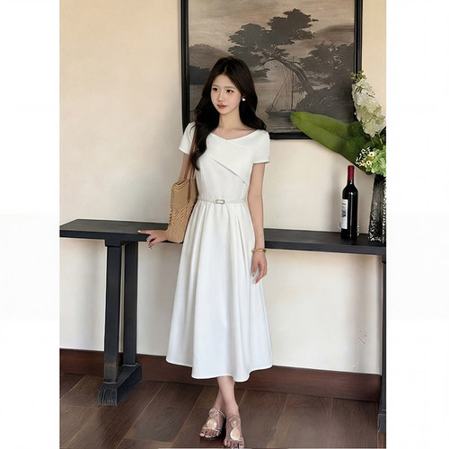 有里布2026夏季新款女法式设计感时尚气质收腰显瘦连衣裙D5717